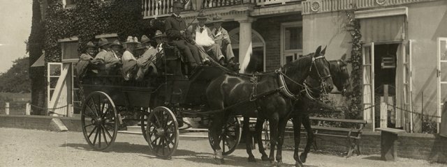 crop_Convalescent_soldiers_in_horse_and_cart_near_Brockenhurst_1