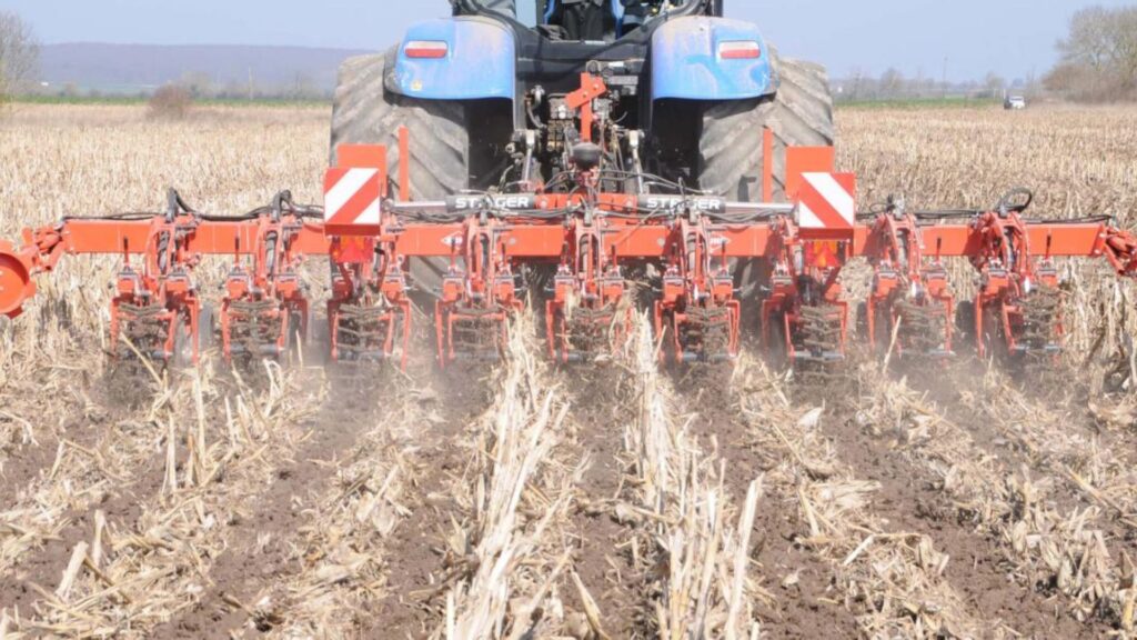 Strigger strip-till